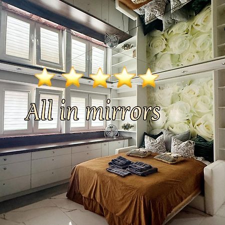Deluxury Mirror Apartament Centrum Varsavia Esterno foto