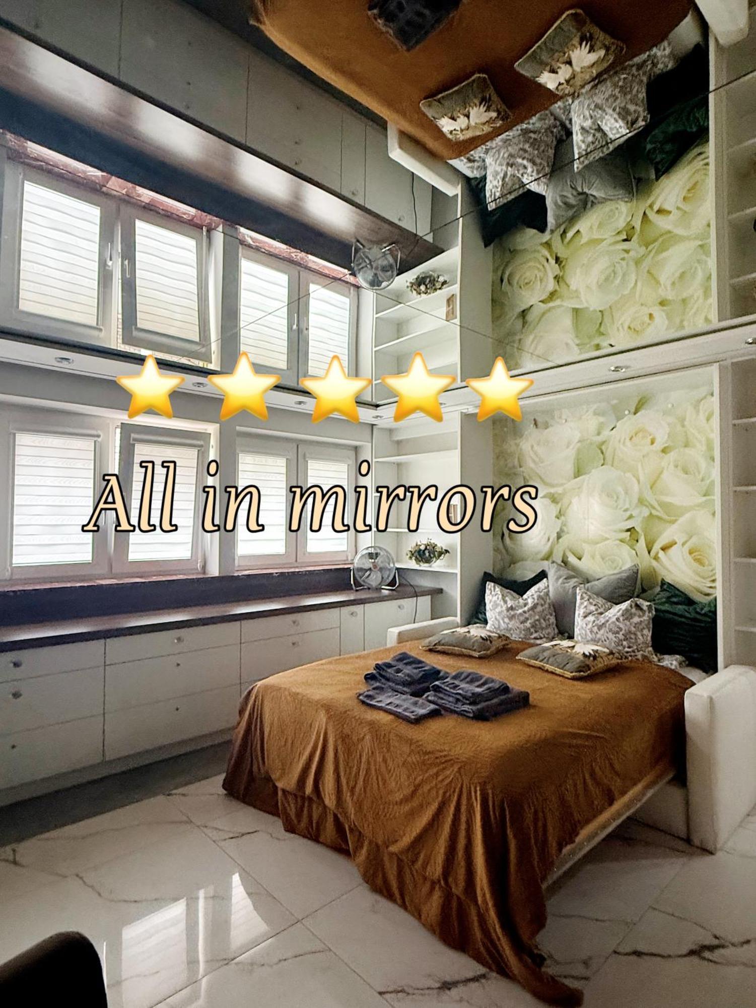 Deluxury Mirror Apartament Centrum Varsavia Esterno foto